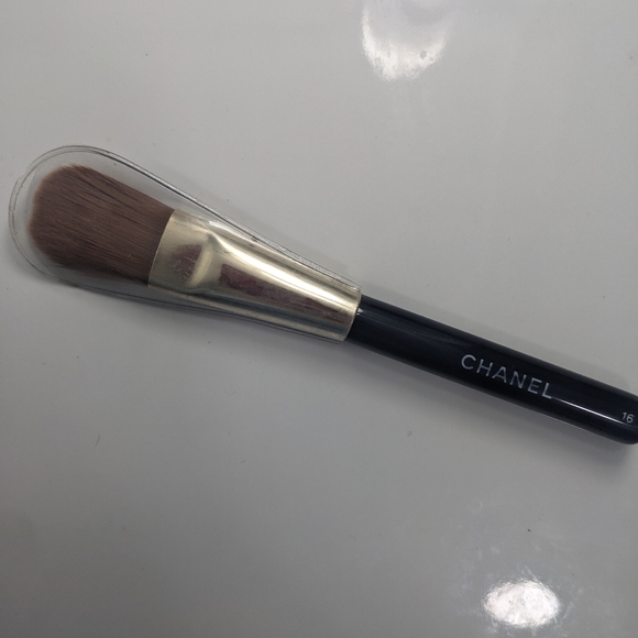 Chanel Make up Brush #16 - Picture 1 of 2